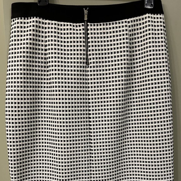 Skirt - Picture 3 of 5
